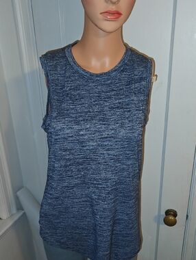 Athleta Heathered Gray Muscle Tank Top